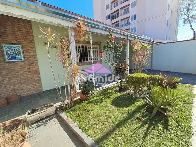 Casa 3 quartos e 3 banheiros, à venda, no bairro Jardim das Indústrias em São José dos Campos
