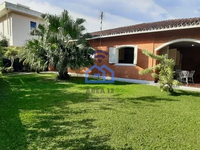 Casa com 450m² 3 quartos e 2 banheiros, à venda, no bairro Massaguaçu em Caraguatatuba