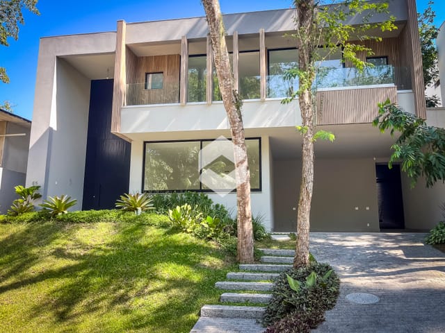 Casa com 820m² 5 quartos e 6 banheiros, à venda, no bairro Itanhangá em Rio de Janeiro