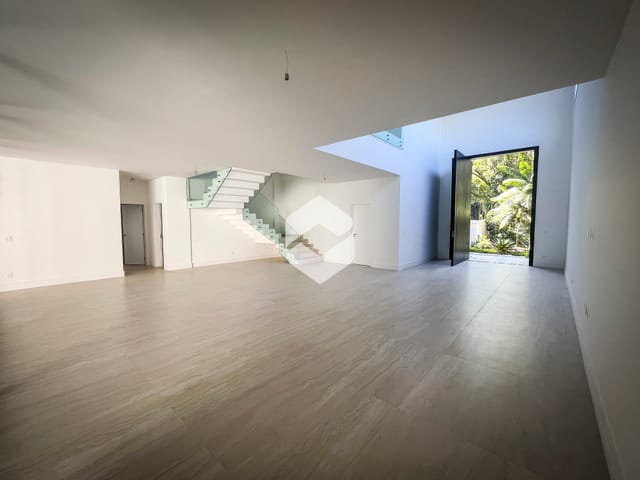 Casa com 820m² 5 quartos e 6 banheiros, à venda, no bairro Itanhangá em Rio de Janeiro