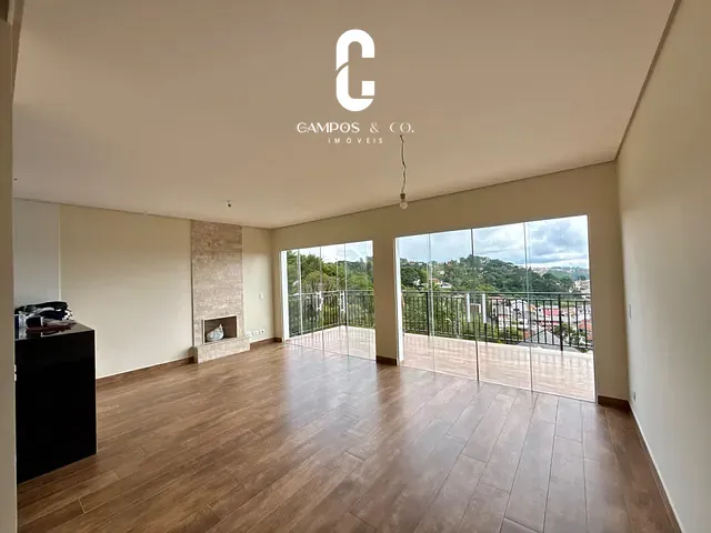 Casa com 400m² 3 quartos e 4 banheiros, à venda, no bairro Vila Inglesa em Campos Do Jordão