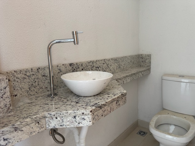 Casa 3 quartos e 3 banheiros, à venda, no bairro Jardim Ecoville I em Cambé