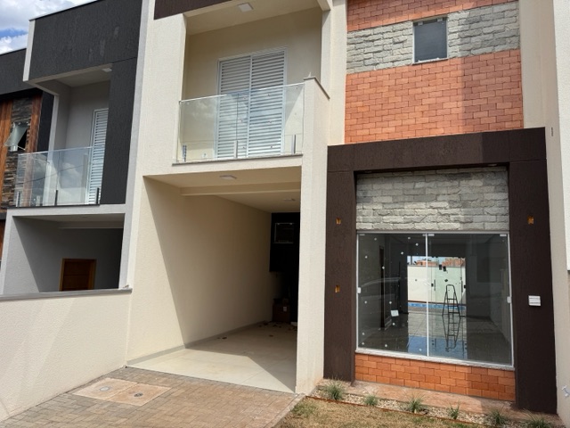 Casa 3 quartos e 3 banheiros, à venda, no bairro Jardim Ecoville I em Cambé