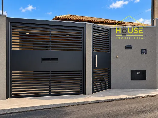 Casa com 225m² 3 quartos e 2 banheiros, à venda, no bairro Parque Universitário em Fernandópolis