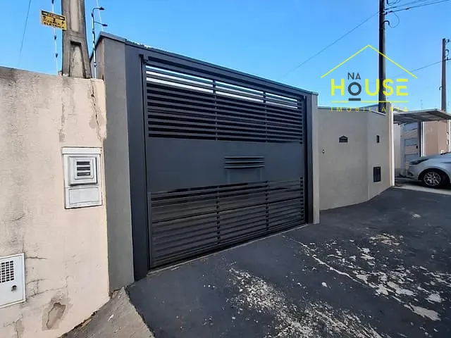 Casa com 225m² 3 quartos e 2 banheiros, à venda, no bairro Parque Universitário em Fernandópolis