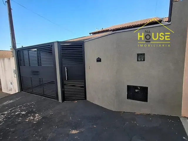 Casa com 225m² 3 quartos e 2 banheiros, à venda, no bairro Parque Universitário em Fernandópolis