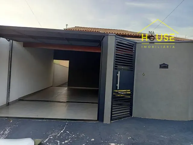 Casa com 225m² 3 quartos e 2 banheiros, à venda, no bairro Parque Universitário em Fernandópolis