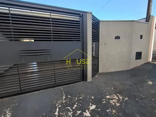 Casa com 225m² 3 quartos e 2 banheiros, à venda, no bairro Parque Universitário em Fernandópolis
