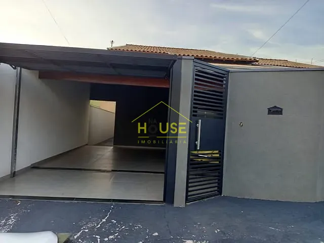 Casa com 225m² 3 quartos e 2 banheiros, à venda, no bairro Parque Universitário em Fernandópolis