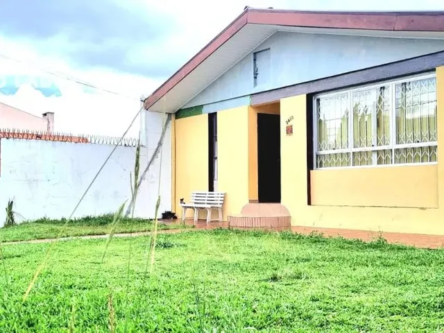 Casa 3 quartos e 2 banheiros, à venda, no bairro Novo Mundo em Curitiba