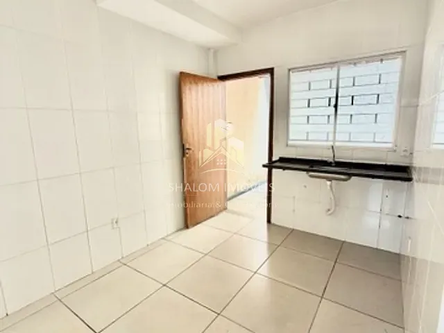 Casa 2 quartos e 2 banheiros, à venda, no bairro Parque Xangri-Lá em Contagem
