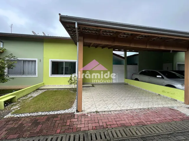 Casa com 120m² 3 quartos e 2 banheiros, à venda, no bairro Cidade Salvador em Jacareí