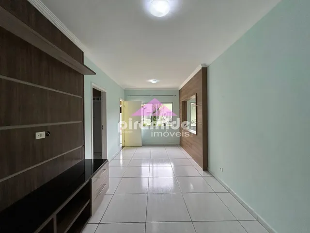 Casa com 120m² 3 quartos e 2 banheiros, à venda, no bairro Cidade Salvador em Jacareí