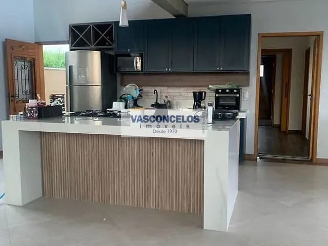Casa com 612m² 4 quartos e 4 banheiros, à venda, no bairro Parque Residencial Maria Elmira em Caçapava