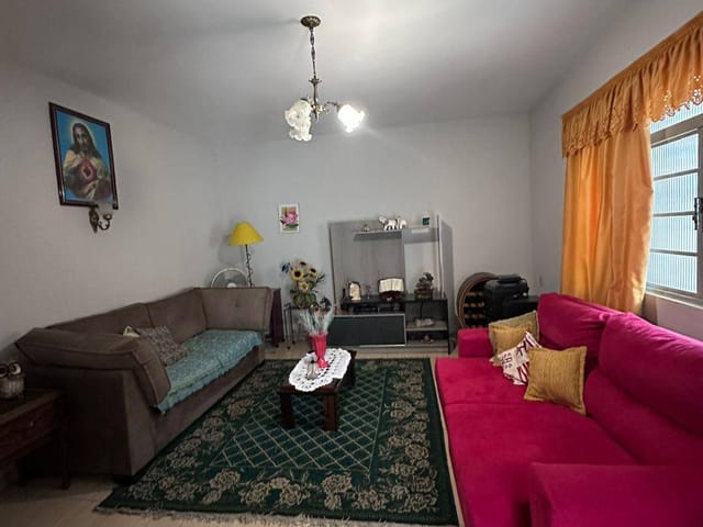 Casa com 380m² 3 quartos e 2 banheiros, à venda, no bairro Centro em Extrema