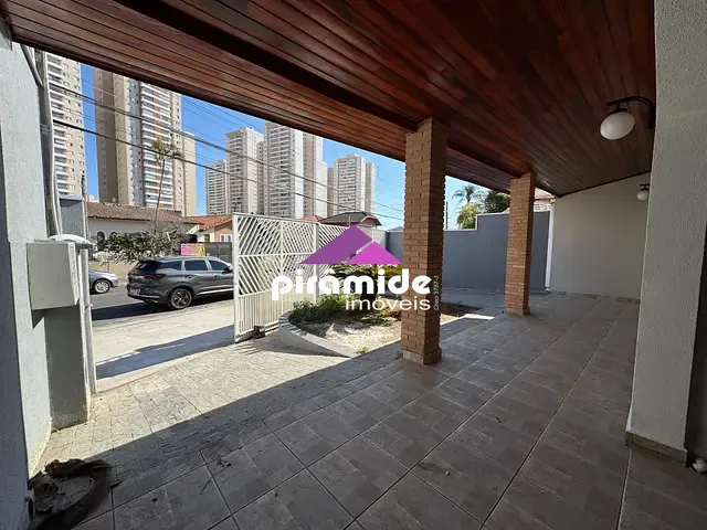Casa com 250m² 3 quartos e 2 banheiros, para alugar, no bairro Jardim das Indústrias em São José dos Campos