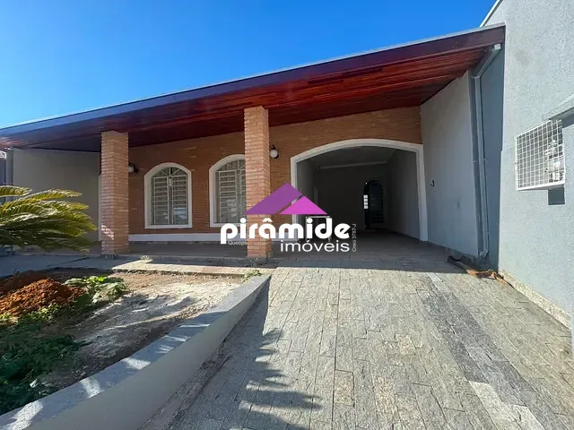 Casa com 250m² 3 quartos e 2 banheiros, para alugar, no bairro Jardim das Indústrias em São José dos Campos