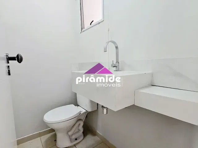 Casa 3 quartos e 2 banheiros, à venda, no bairro Jardim das Indústrias em São José dos Campos