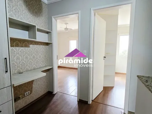 Casa 3 quartos e 2 banheiros, à venda, no bairro Jardim das Indústrias em São José dos Campos