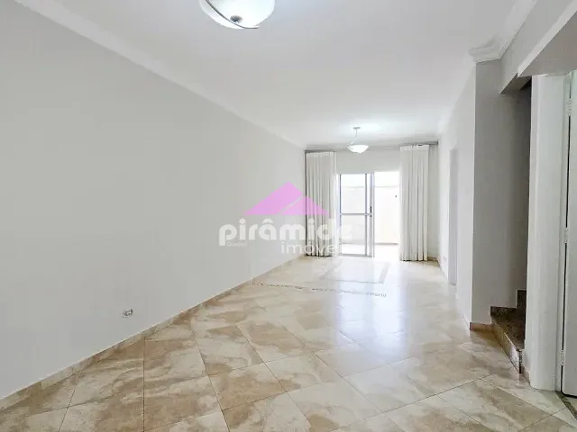 Casa 3 quartos e 2 banheiros, à venda, no bairro Jardim das Indústrias em São José dos Campos