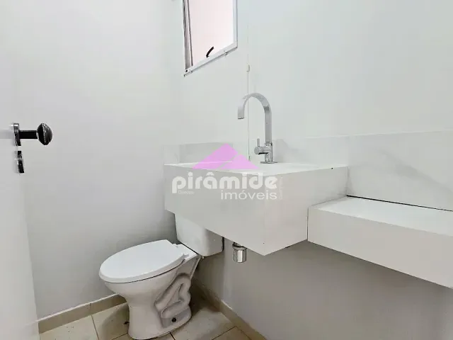 Casa 3 quartos e 2 banheiros, à venda, no bairro Jardim das Indústrias em São José dos Campos