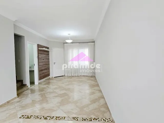 Casa 3 quartos e 2 banheiros, à venda, no bairro Jardim das Indústrias em São José dos Campos