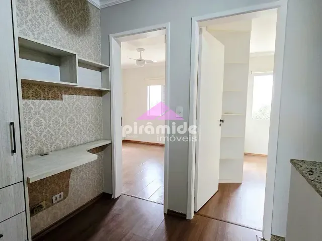 Casa 3 quartos e 2 banheiros, à venda, no bairro Jardim das Indústrias em São José dos Campos