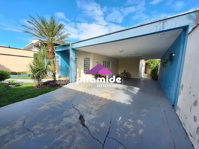 Casa com 511m² 5 quartos e 2 banheiros, à venda, no bairro Massaguaçu em Caraguatatuba