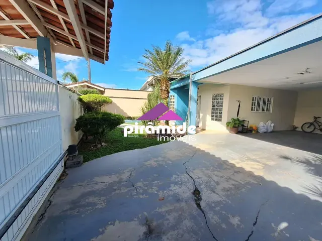 Casa com 511m² 5 quartos e 2 banheiros, à venda, no bairro Massaguaçu em Caraguatatuba