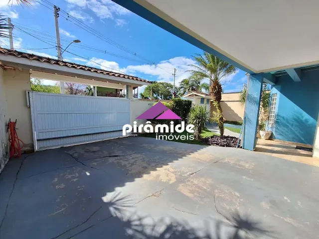 Casa com 511m² 5 quartos e 2 banheiros, à venda, no bairro Massaguaçu em Caraguatatuba