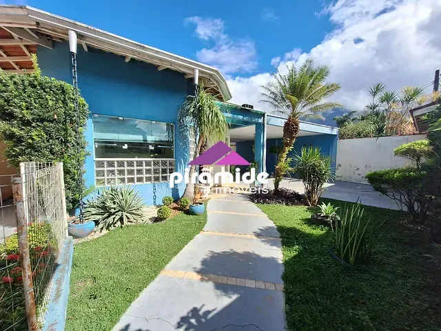 Casa com 511m² 5 quartos e 2 banheiros, à venda, no bairro Massaguaçu em Caraguatatuba