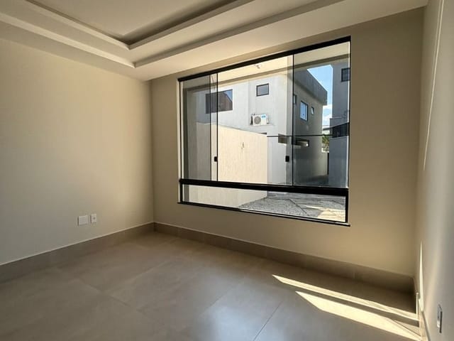 Casa com 110m² 3 quartos e 4 banheiros, à venda, no bairro Costazul em Rio das Ostras