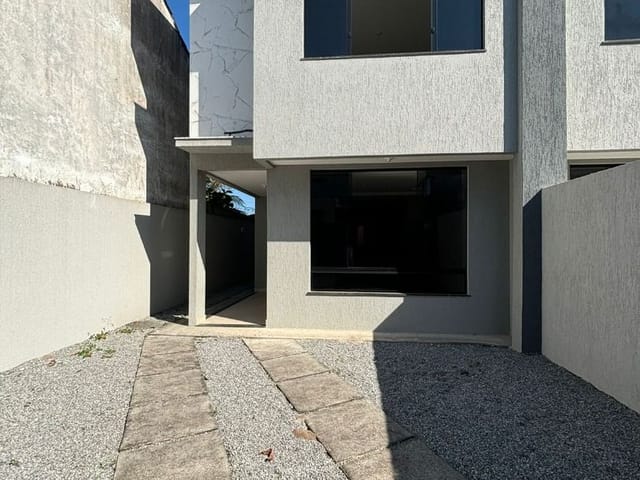 Casa com 110m² 3 quartos e 4 banheiros, à venda, no bairro Costazul em Rio das Ostras