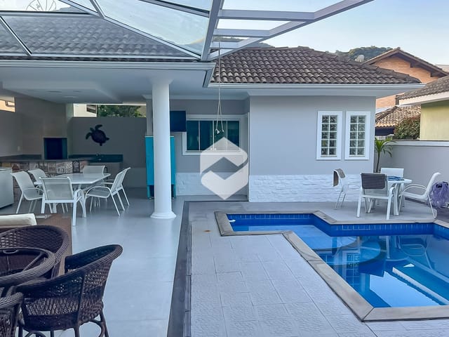 Casa com 600m² 4 quartos e 5 banheiros, à venda, no bairro Sahy em Mangaratiba
