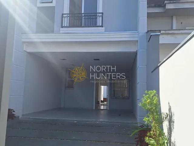 Casa com 160m² 3 quartos e 4 banheiros, à venda, no bairro Atiradores em Joinville