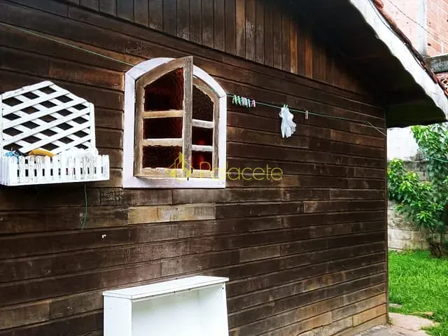 Casa com 270m² 1 quarto e 1 banheiro, à venda, no bairro Jaraguazinho em Caraguatatuba