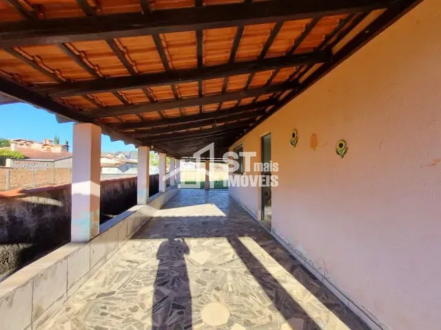 Casa com 300m² 2 quartos e 1 banheiro, à venda, no bairro Clube UVA em Andradas