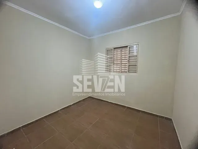 Casa com 74m² 2 quartos e 1 banheiro, para alugar, no bairro Conjunto Habitacional Isaura Pitta Garms em Bauru