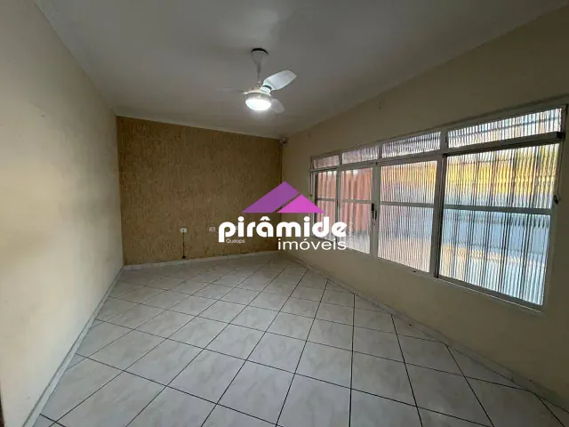Casa com 300m² 3 quartos e 2 banheiros, à venda, no bairro Parque Industrial em São José dos Campos