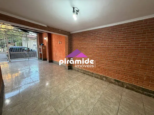 Casa com 300m² 3 quartos e 2 banheiros, à venda, no bairro Parque Industrial em São José dos Campos