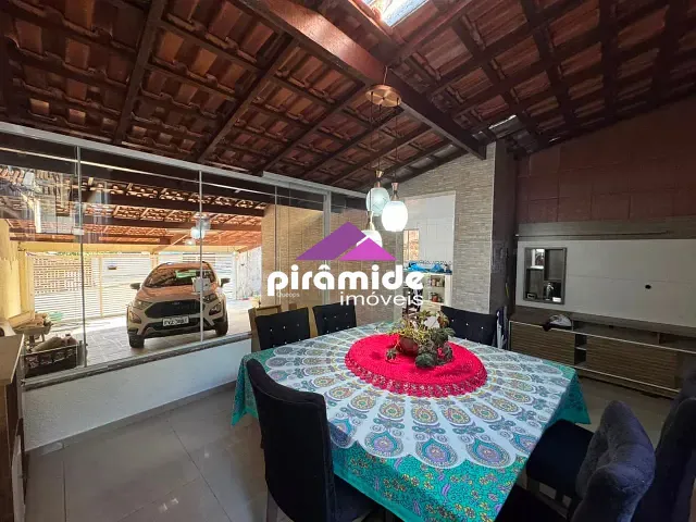 Casa com 360m² 4 quartos e 4 banheiros, à venda, no bairro Cidade Jardim em Caraguatatuba