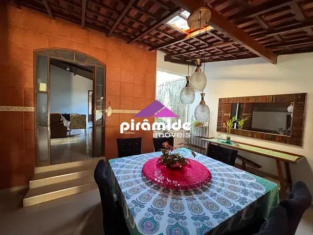 Casa com 360m² 4 quartos e 4 banheiros, à venda, no bairro Cidade Jardim em Caraguatatuba