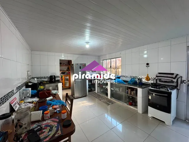 Casa com 360m² 4 quartos e 4 banheiros, à venda, no bairro Cidade Jardim em Caraguatatuba