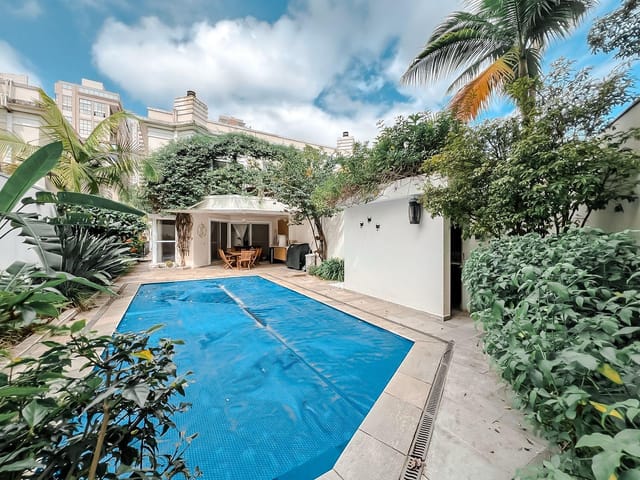 Casa com 420m² 4 quartos e 6 banheiros, para alugar, no bairro Jardim Panorama em São Paulo