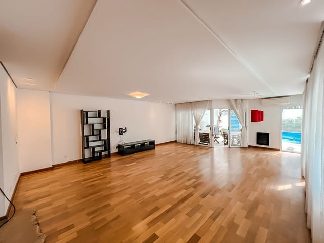 Casa com 420m² 4 quartos e 6 banheiros, para alugar, no bairro Jardim Panorama em São Paulo