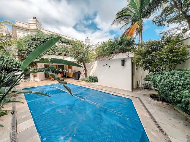 Casa com 420m² 4 quartos e 6 banheiros, para alugar, no bairro Jardim Panorama em São Paulo