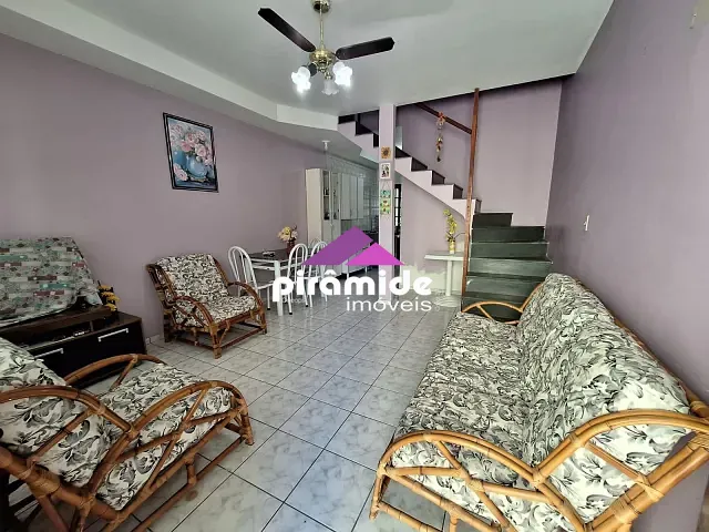 Casa com 108m² 2 quartos e 1 banheiro, à venda, no bairro Martim de Sá em Caraguatatuba