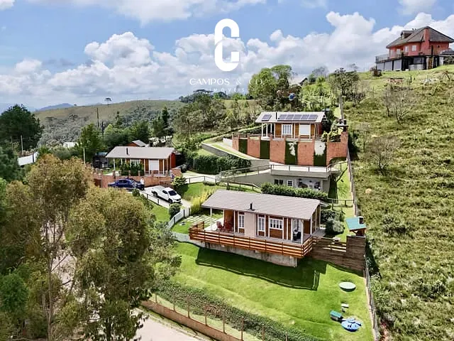 Casa com 1400m² 4 quartos e 4 banheiros, à venda, no bairro Vale Feliz em Campos do Jordão