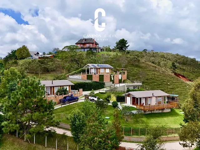 Casa com 1400m² 4 quartos e 4 banheiros, à venda, no bairro Vale Feliz em Campos do Jordão