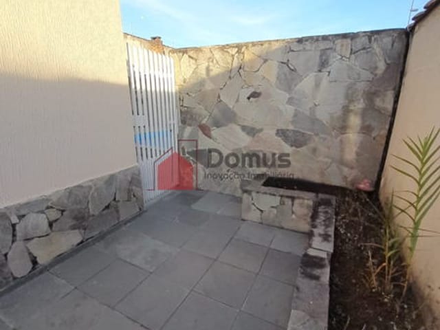 Casa com 350m² 3 quartos e 1 banheiro, para alugar, no bairro Crispim em Pindamonhangaba